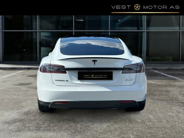 tesla-model-s-elektrisitet-2015-big-5