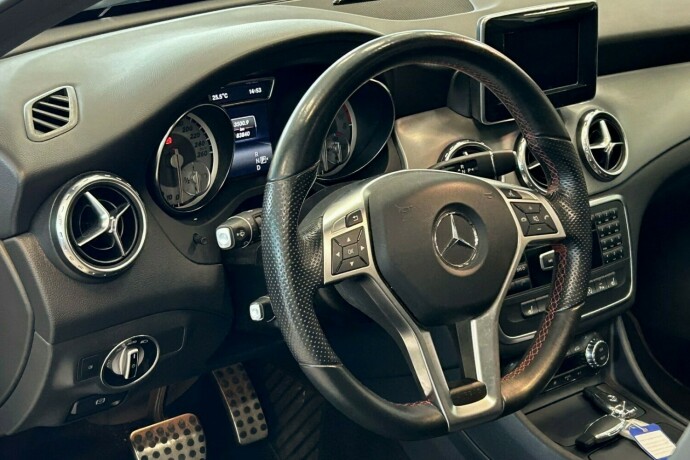 mercedes-benz-gla-bensin-2015-big-8