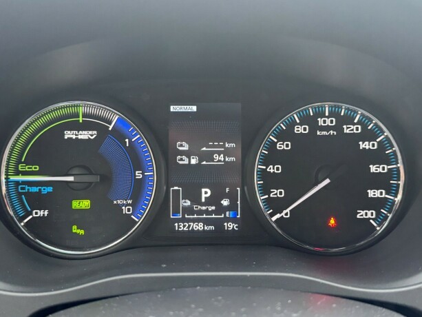 mitsubishi-outlander-elektrisitetbensin-2019-big-19