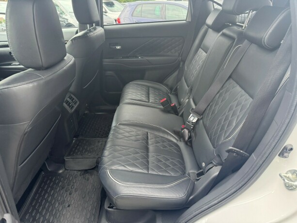 mitsubishi-outlander-elektrisitetbensin-2019-big-9