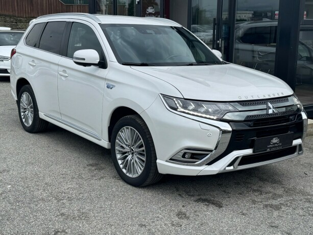 mitsubishi-outlander-elektrisitetbensin-2019-big-0