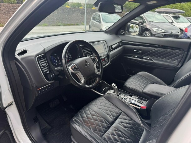 mitsubishi-outlander-elektrisitetbensin-2019-big-6