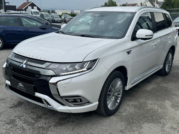 mitsubishi-outlander-elektrisitetbensin-2019-big-2