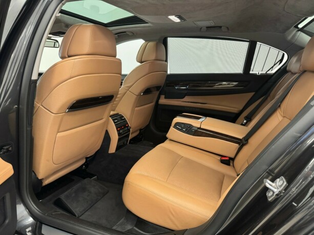 bmw-7-serie-bensin-2011-big-10