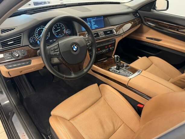 bmw-7-serie-bensin-2011-big-9