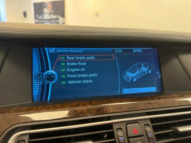 bmw-7-serie-bensin-2011-big-33