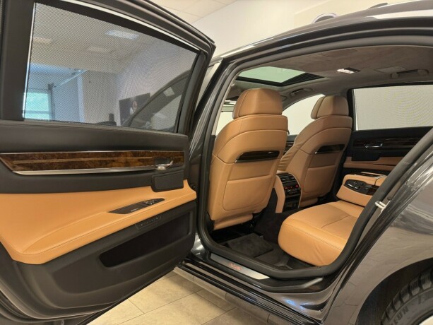 bmw-7-serie-bensin-2011-big-13
