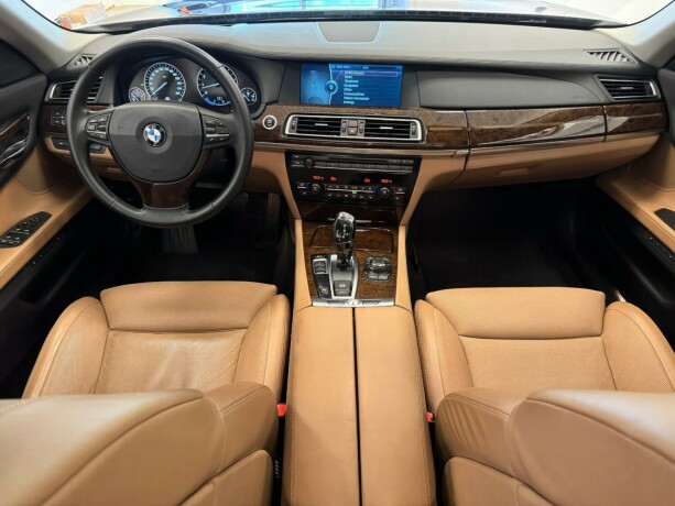 bmw-7-serie-bensin-2011-big-14