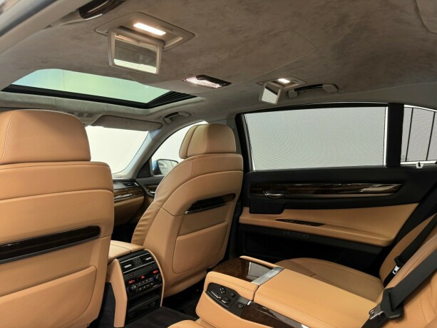 bmw-7-serie-bensin-2011-big-21