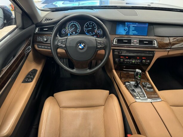 bmw-7-serie-bensin-2011-big-16