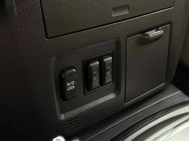 mitsubishi-pajero-diesel-2015-big-24