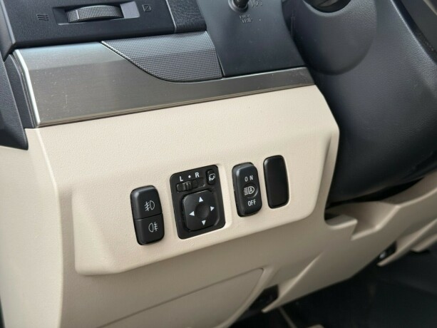 mitsubishi-pajero-diesel-2015-big-23