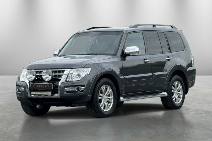 mitsubishi-pajero-diesel-2015-big-0
