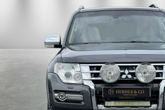 mitsubishi-pajero-diesel-2015-big-3
