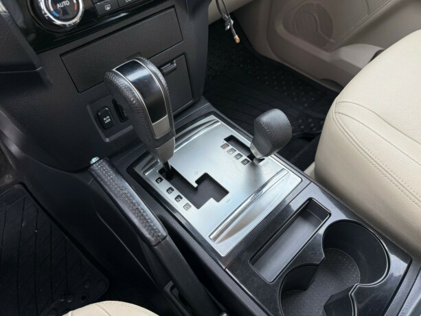 mitsubishi-pajero-diesel-2015-big-25