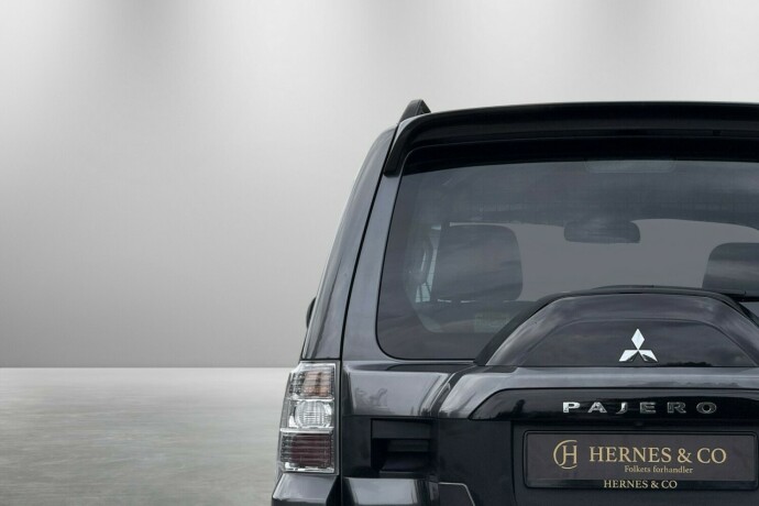 mitsubishi-pajero-diesel-2015-big-7