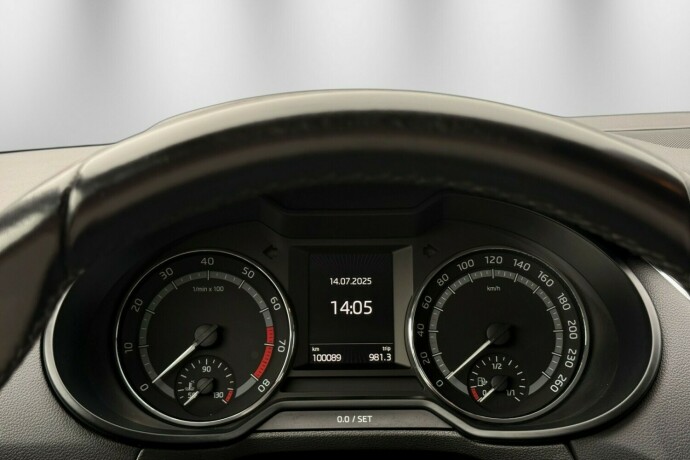skoda-octavia-bensin-2016-big-15