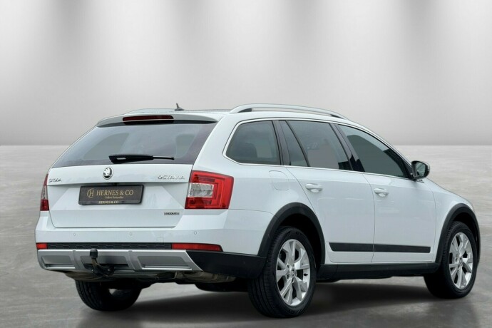 skoda-octavia-bensin-2016-big-7