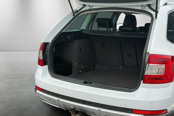 skoda-octavia-bensin-2016-big-11