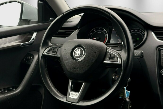 skoda-octavia-bensin-2016-big-12