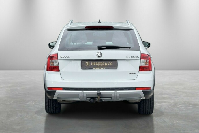 skoda-octavia-bensin-2016-big-6