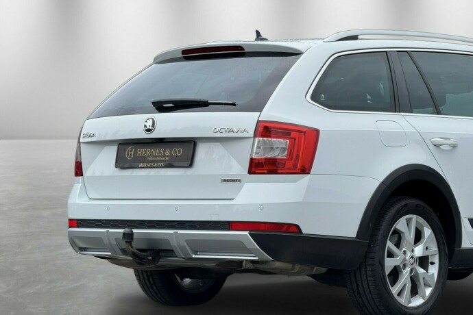 skoda-octavia-bensin-2016-big-8