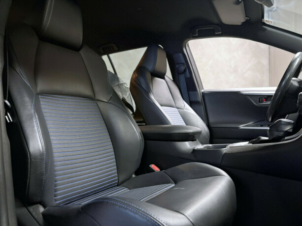 toyota-rav4-elektrisitetbensin-2020-big-3
