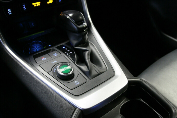 toyota-rav4-elektrisitetbensin-2020-big-10