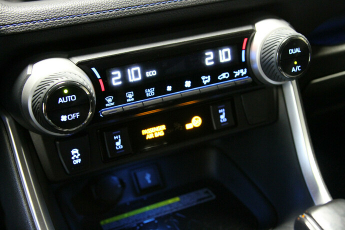 toyota-rav4-elektrisitetbensin-2020-big-9
