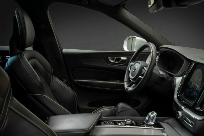 volvo-xc-60-elektrisitetbensin-2018-big-24