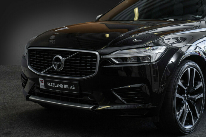 volvo-xc-60-elektrisitetbensin-2018-big-1