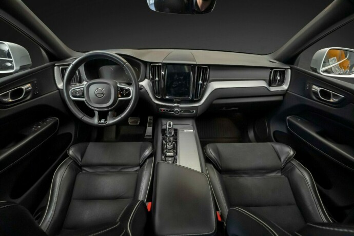 volvo-xc-60-elektrisitetbensin-2018-big-21