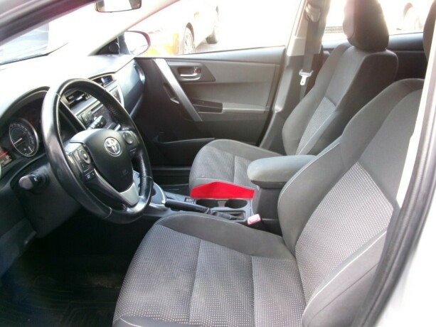 toyota-auris-elektrisitetbensin-2013-big-8