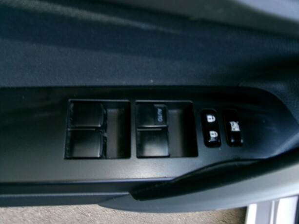 toyota-auris-elektrisitetbensin-2013-big-9