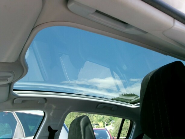 peugeot-308-bensin-2014-big-12