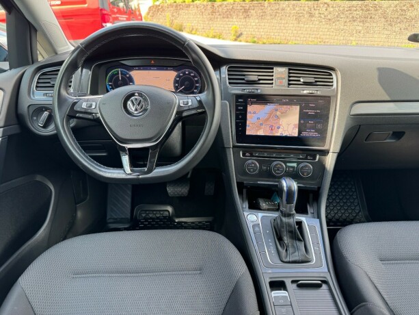 volkswagen-golf-elektrisitet-2019-big-6