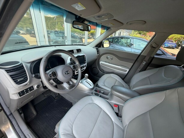kia-soul-elektrisitet-2015-big-13