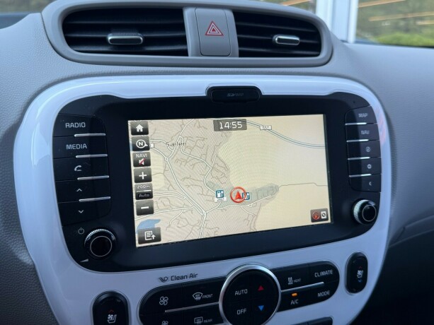 kia-soul-elektrisitet-2015-big-27