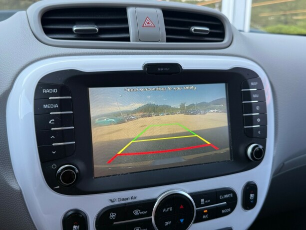 kia-soul-elektrisitet-2015-big-28