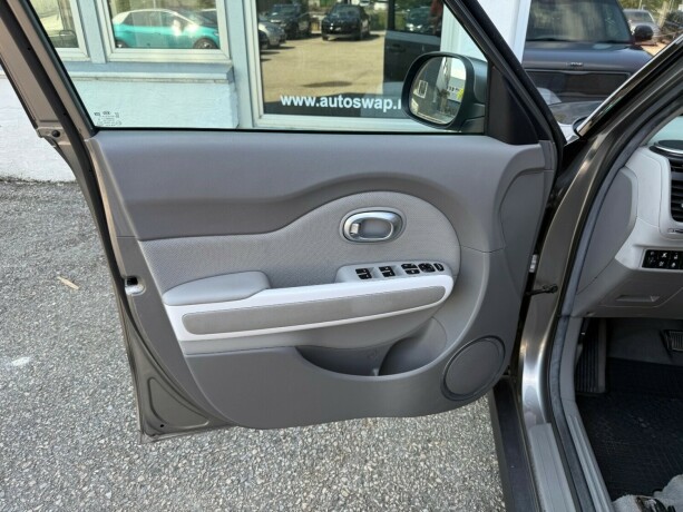 kia-soul-elektrisitet-2015-big-11