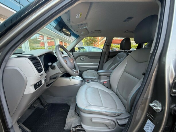 kia-soul-elektrisitet-2015-big-15