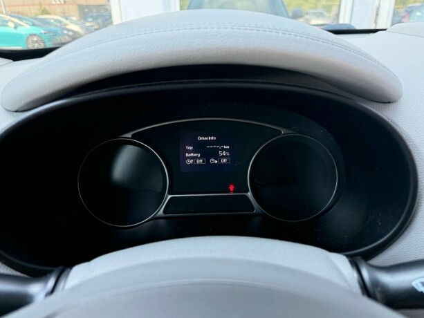 kia-soul-elektrisitet-2015-big-18