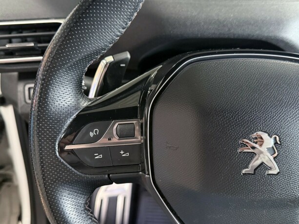 peugeot-3008-bensin-2018-big-17