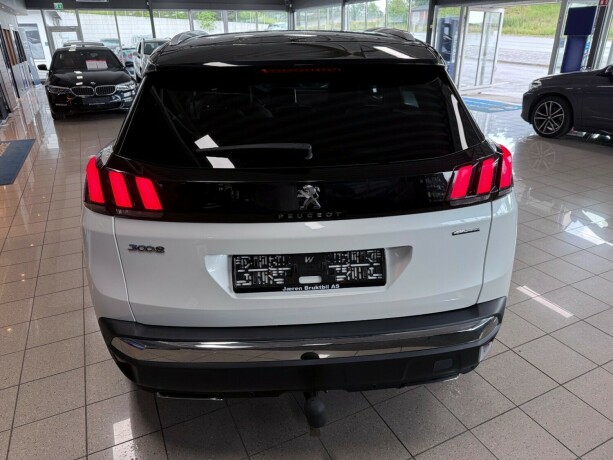 peugeot-3008-bensin-2018-big-5