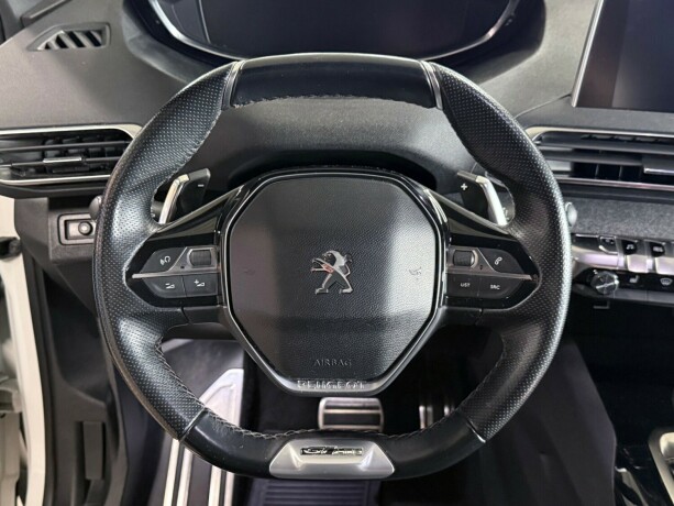 peugeot-3008-bensin-2018-big-16