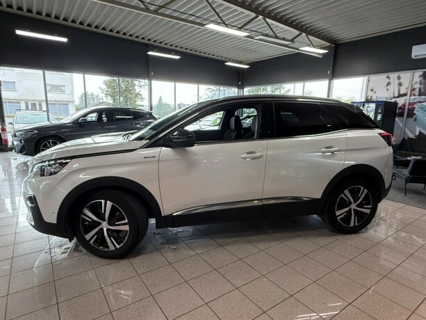 peugeot-3008-bensin-2018-big-3
