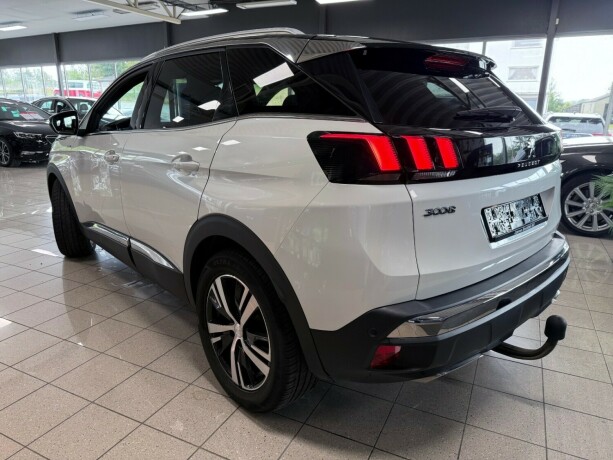 peugeot-3008-bensin-2018-big-4