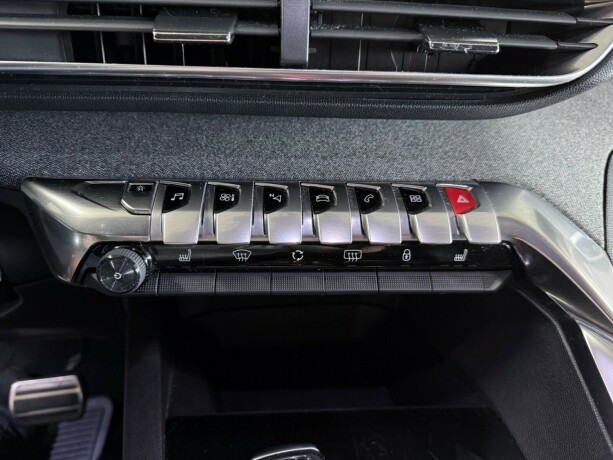 peugeot-3008-bensin-2018-big-24