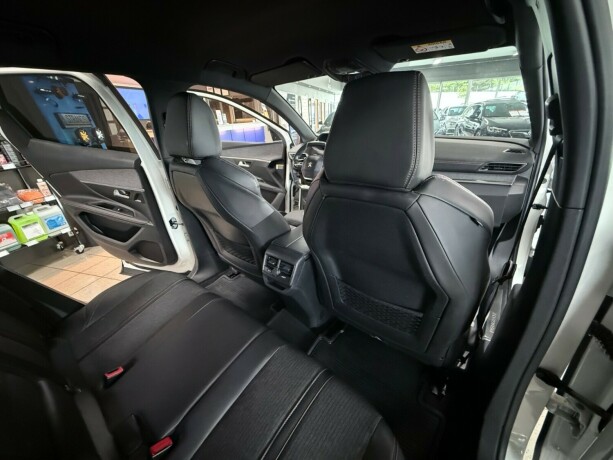 peugeot-3008-bensin-2018-big-37