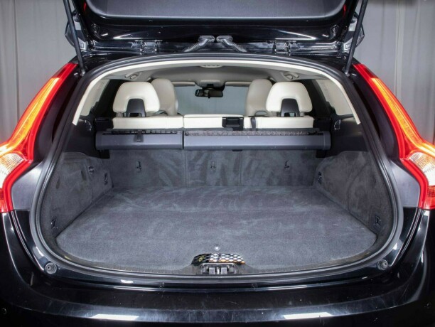 volvo-v60-elektrisitetdiesel-2016-big-10